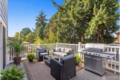 7741 1st Avenue NE, Seattle, WA 98115 - Photo 13