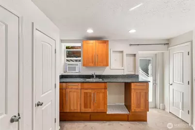 7741 1st Avenue NE, Seattle, WA 98115 - Photo 29