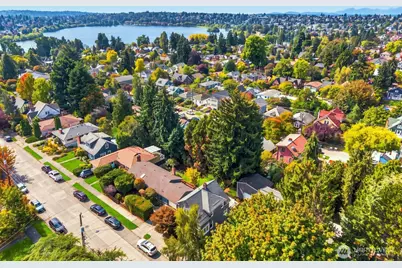 7741 1st Avenue NE, Seattle, WA 98115 - Photo 35