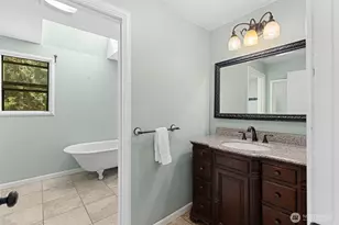 6391 NE Tolo Rd, Bainbridge Island, WA 98110 - Photo 31