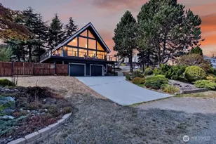 627 Wilson St, Port Townsend, WA 98368 - Photo 1