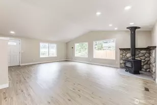 8423 191st St E, Puyallup, WA 98375 - Photo 5