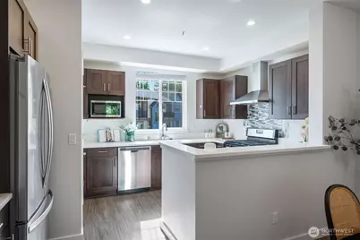 5985 185th Court NE #1-301, Redmond, WA 98052 - Photo 11