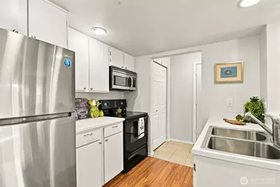 1410 W Casino Road #B13, Everett, WA 98204 - Photo 9