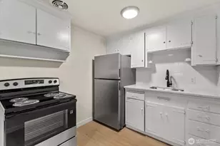 13525 Wallingford Ave N, Seattle, WA 98133 - Photo 7