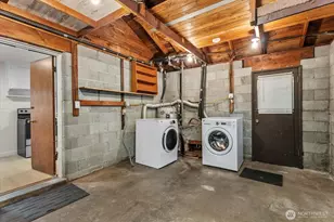 13525 Wallingford Ave N, Seattle, WA 98133 - Photo 11