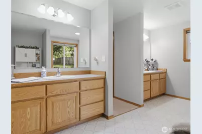 15837 Lawrence Place SE, Yelm, WA 98597 - Photo 19