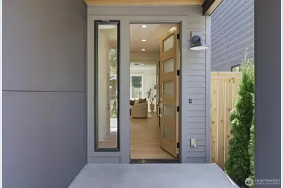 10026 Slater Avenue NE, Kirkland, WA 98033 - Photo 3