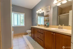 135 Salmon Run Ln, Onalaska, WA 98570 - Photo 13