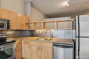 2015 Terry Ave, Seattle, WA 98121 - Photo 9