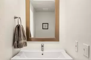 3400 108th Pl NE, Bellevue, WA 98004 - Photo 17