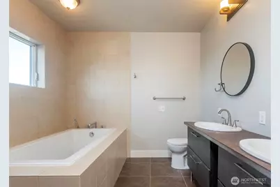 5110 Palatine Avenue N, Seattle, WA 98103 - Photo 19