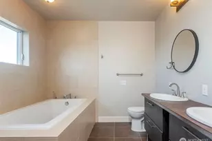 5110 Palatine Ave N, Seattle, WA 98103 - Photo 19