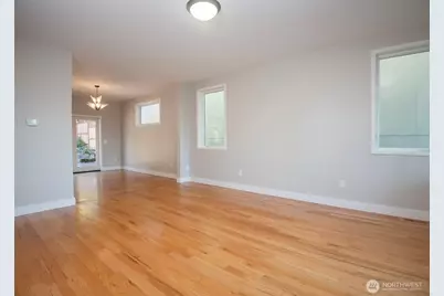 5110 Palatine Avenue N, Seattle, WA 98103 - Photo 5