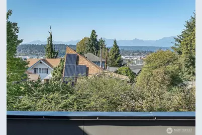 5110 Palatine Avenue N, Seattle, WA 98103 - Photo 17