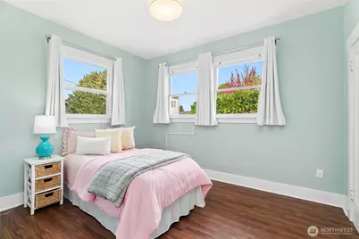 768 N 75th Street, Seattle, WA 98103 - Photo 15