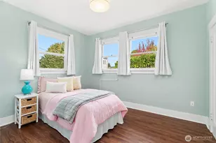 768 N 75th St, Seattle, WA 98103 - Photo 15