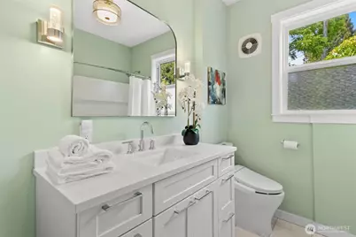768 N 75th Street, Seattle, WA 98103 - Photo 19