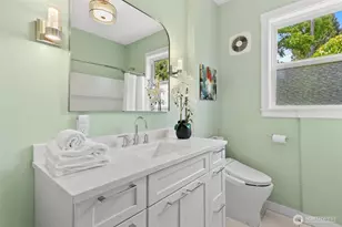 768 N 75th St, Seattle, WA 98103 - Photo 19