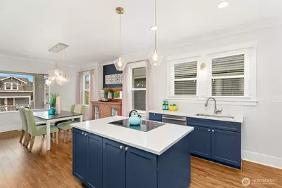 768 N 75th Street, Seattle, WA 98103 - Photo 9