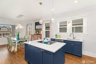768 N 75th St, Seattle, WA 98103 - Photo 9