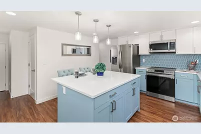 768 N 75th Street, Seattle, WA 98103 - Photo 25