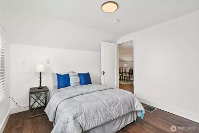 768 N 75th Street, Seattle, WA 98103 - Photo 11