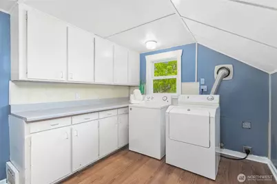 768 N 75th Street, Seattle, WA 98103 - Photo 31
