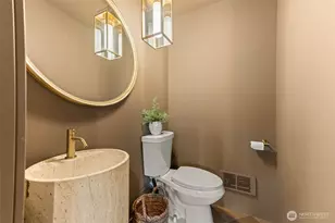 8622 17th Ave NE, Seattle, WA 98115 - Photo 17