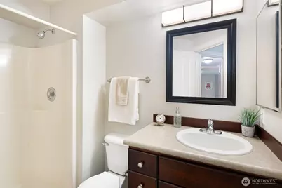 566 Prospect Street #103, Seattle, WA 98109 - Photo 13