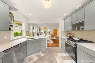 7534 Jones Ave NW, Seattle, WA 98117 - Photo 9