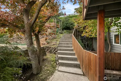 2020 Overlook Drive, Wenatchee, WA 98801 - Photo 5