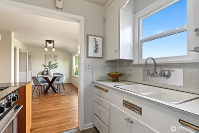 3046 24th Avenue W, Seattle, WA 98199 - Photo 11