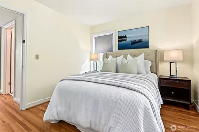 3046 24th Avenue W, Seattle, WA 98199 - Photo 17