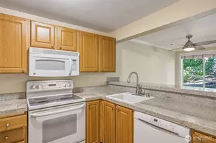 12615 100th Ln NE, Kirkland, WA 98034 - Photo 11