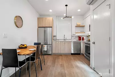 710 McGraw Street, Seattle, WA 98109 - Photo 7