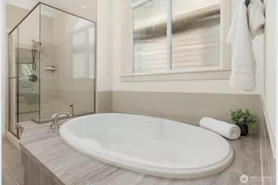 21245 NE Inglewood Hill Road, Sammamish, WA 98074 - Photo 23