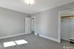 328 NE 52nd St, Seattle, WA 98105 - Photo 15