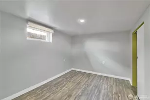 328 NE 52nd St, Seattle, WA 98105 - Photo 29
