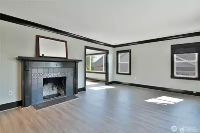 328 NE 52nd Street, Seattle, WA 98105 - Photo 3