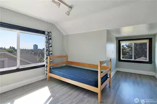 328 NE 52nd St, Seattle, WA 98105 - Photo 19