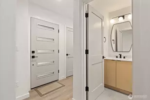 10748 Interlake Ave N, Seattle, WA 98133 - Photo 5