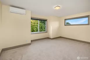 2619 Warren Ave N, Seattle, WA 98109 - Photo 33