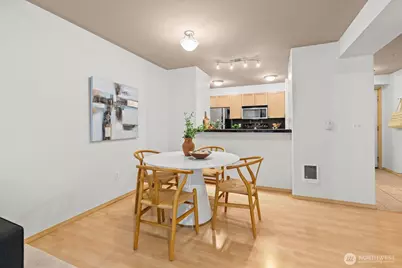 9057 Greenwood Avenue N #306, Seattle, WA 98103 - Photo 7