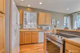 13021 NE 182nd Pl, Bothell, WA 98011 - Photo 9