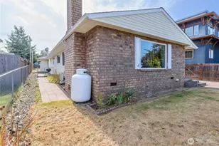 1812 W 5th St, Port Angeles, WA 98363 - Photo 11