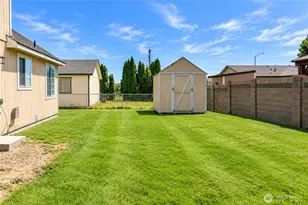 1705 Guernsey St, Sunnyside, WA 98944 - Photo 7