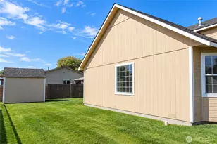 1705 Guernsey St, Sunnyside, WA 98944 - Photo 9