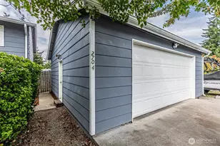 2704 180th Ave E, Lake Tapps, WA 98391 - Photo 3