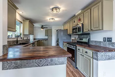 2704 180th Avenue E, Lake Tapps, WA 98391 - Photo 9